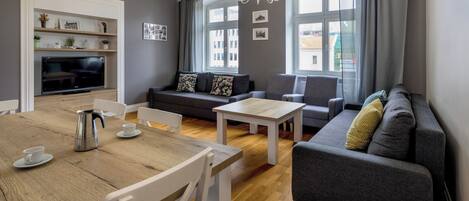 City Apartment | Living room