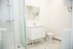 Toilet paper - Splendide Grand 3 Pièces (Romainville)