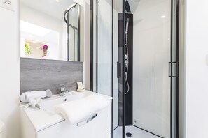 Charming Apart 2B - Amethyst - 2 People | Bathroom