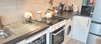 Stylish 2bed 2bath 8min to LondonBridge