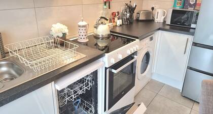 Stylish 2bed 2bath 8min to LondonBridge