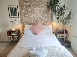 Apartment | 2 bedrooms, blackout curtains, iron/ironing board, free WiFi - Stylish 2bed 2bath 8min to LondonBridge (London)