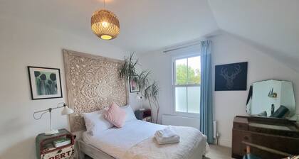 Stylish 2bed 2bath 8min to LondonBridge