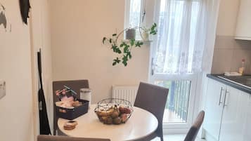 Apartment | Private kitchen | Full-sized fridge, microwave, oven, stovetop