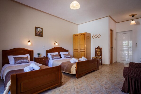 In-room safe, free WiFi, bed sheets