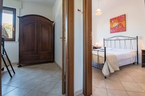 2 Schlafzimmer, Bügeleisen/Bügelbrett, Bettwäsche