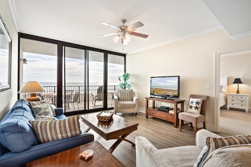 Gorgeous 6th floor Condo with Amazing Gulf view!