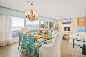 Dining - Ground level bay-front home on deep waterfront! (Dauphin Island)