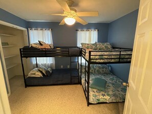 2 bedrooms, Internet, bed sheets