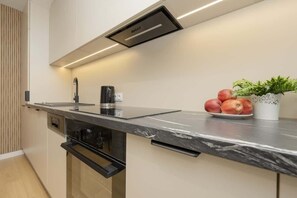 Fridge, microwave, oven, stovetop