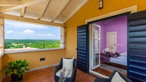 4 makuuhuonetta, silitysrauta/-lauta, ilmainen Wi-Fi, vuodevaatteet