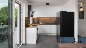 Réfrigérateur, micro-ondes, four, lave-vaisselle