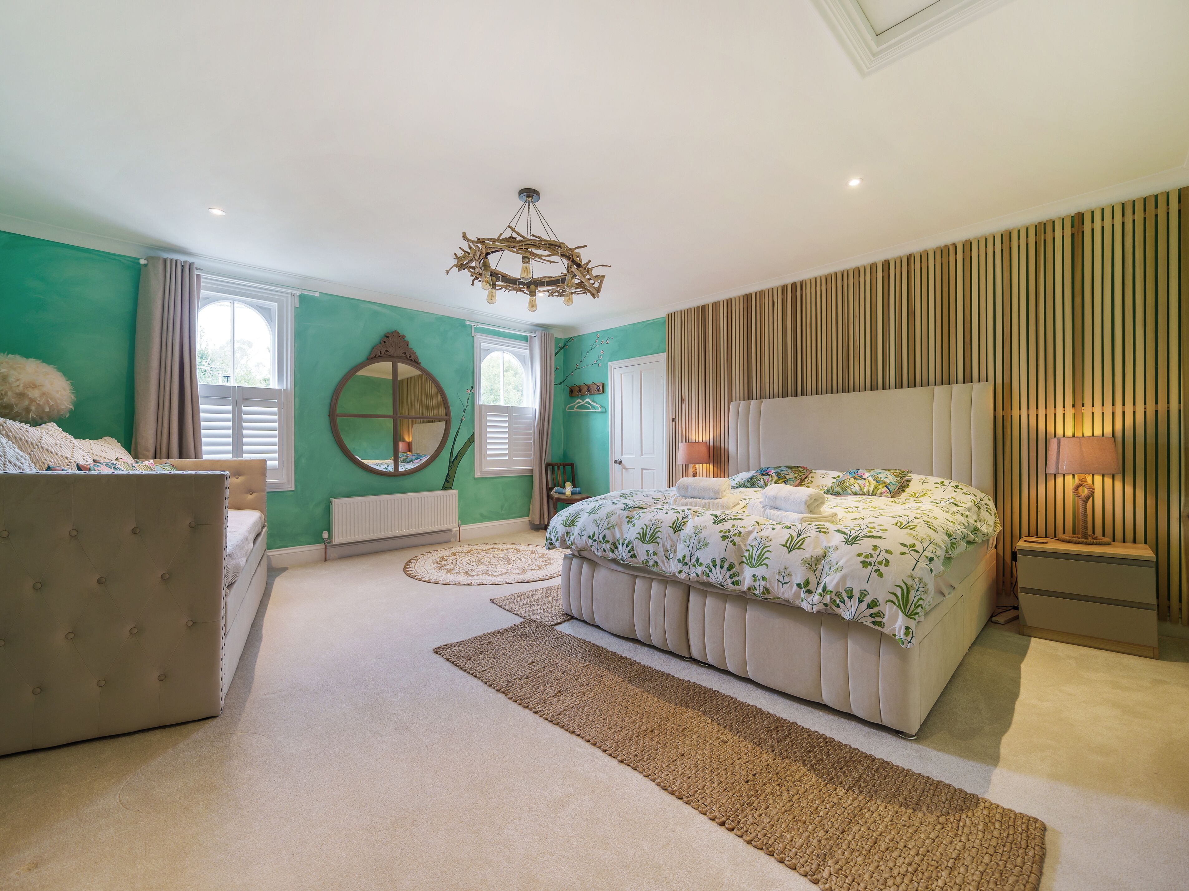 4 bedrooms, individually decorated, individually furnished, free WiFi