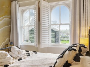 4 bedrooms, individually decorated, individually furnished, free WiFi - Clematis House (St. Columb Major)