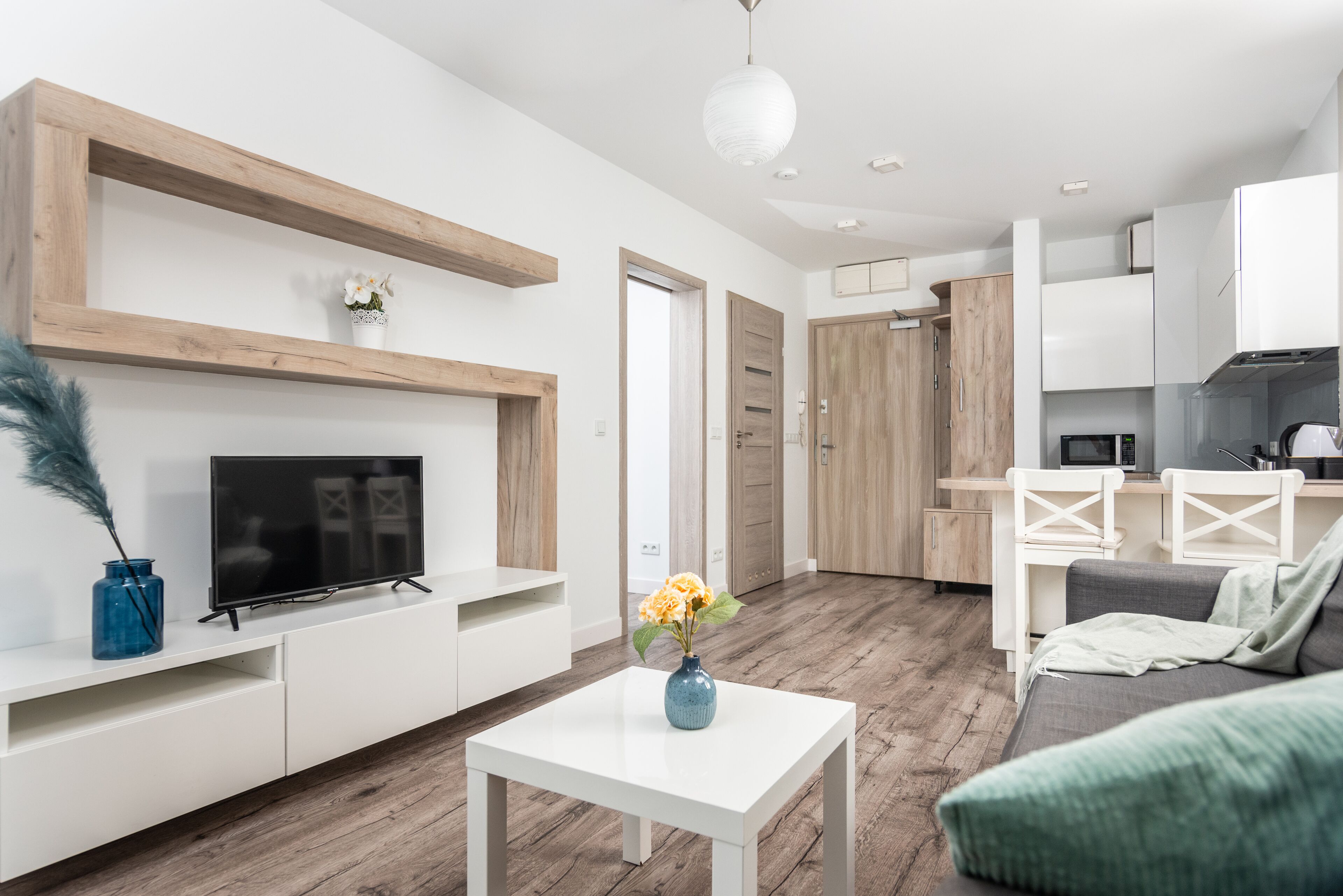 8. Blossom - Old Town Residence | Oleskelualue | Taulutelevisio