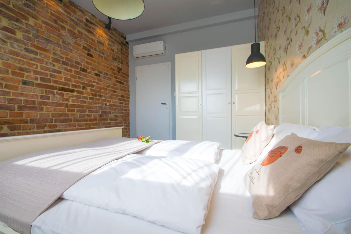 1 Bedroom Apartment in the City Center | AC | Lift