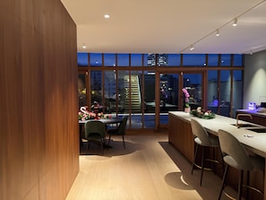 Luxury Apartment | In-room dining - Duplex Penthouse with Breathtaking Views (Brussels)
