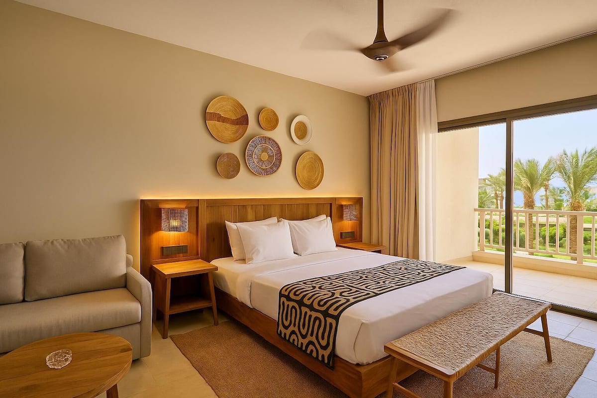 Chambre Supérieure, vue jardin (1 King Bed or 2 Twin Beds) | Bureau, Wi-Fi gratuit, draps fournis