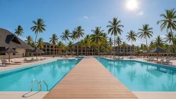 6 piscinas al aire libre