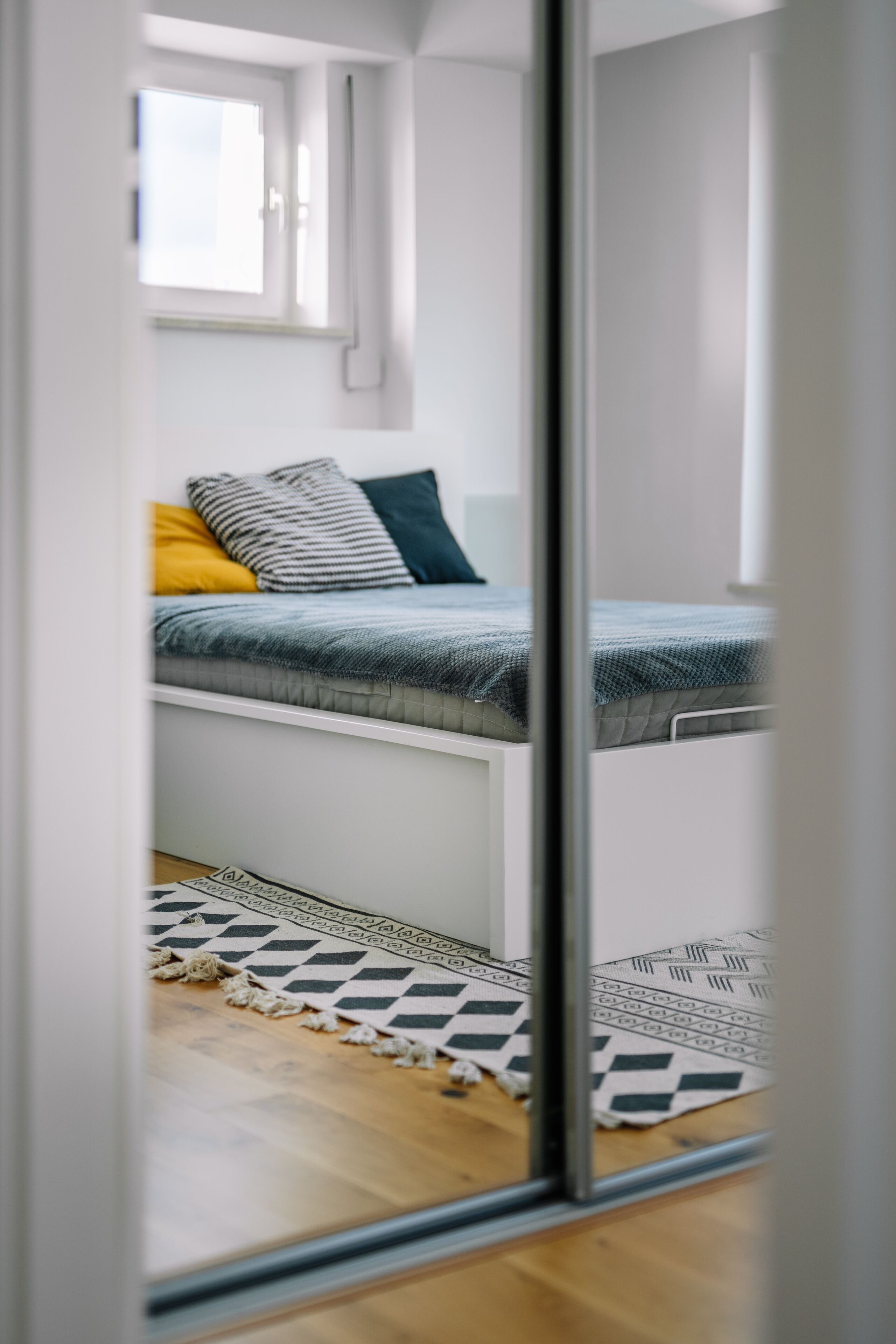 2 habitaciones, escritorio, tabla de planchar con plancha y wifi gratis 