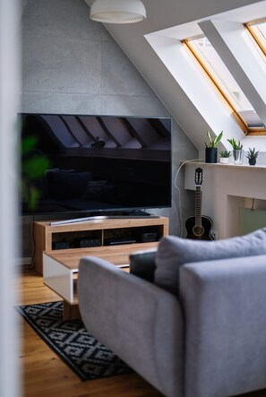 Deluxe-Apartment | Wohnzimmer | 37-Zoll-Flachbildfernseher mit Digitalempfang