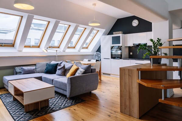 Deluxe-Apartment | Wohnzimmer | 37-Zoll-Flachbildfernseher mit Digitalempfang