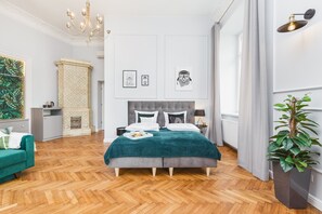 2. Private Room - Traveler's Best Choice | 1 makuuhuone, työpöytä, kannettavalle tietokoneelle sopiva työtila