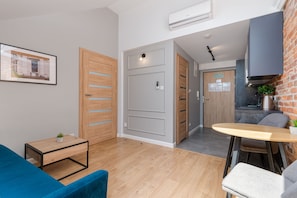 10. Studio Saint Florian's Suites | Living room | Flat-screen TV - Saint Florian's Suites - Old Town Luxury (Kraków)