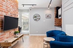 16. Two Bedroom Apartment - Saint Florian's Suites | Living room | Flat-screen TV - Saint Florian's Suites - Old Town Luxury (Kraków)