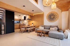 E2. Stylchyn Park - Exclusive Apartment | Living room