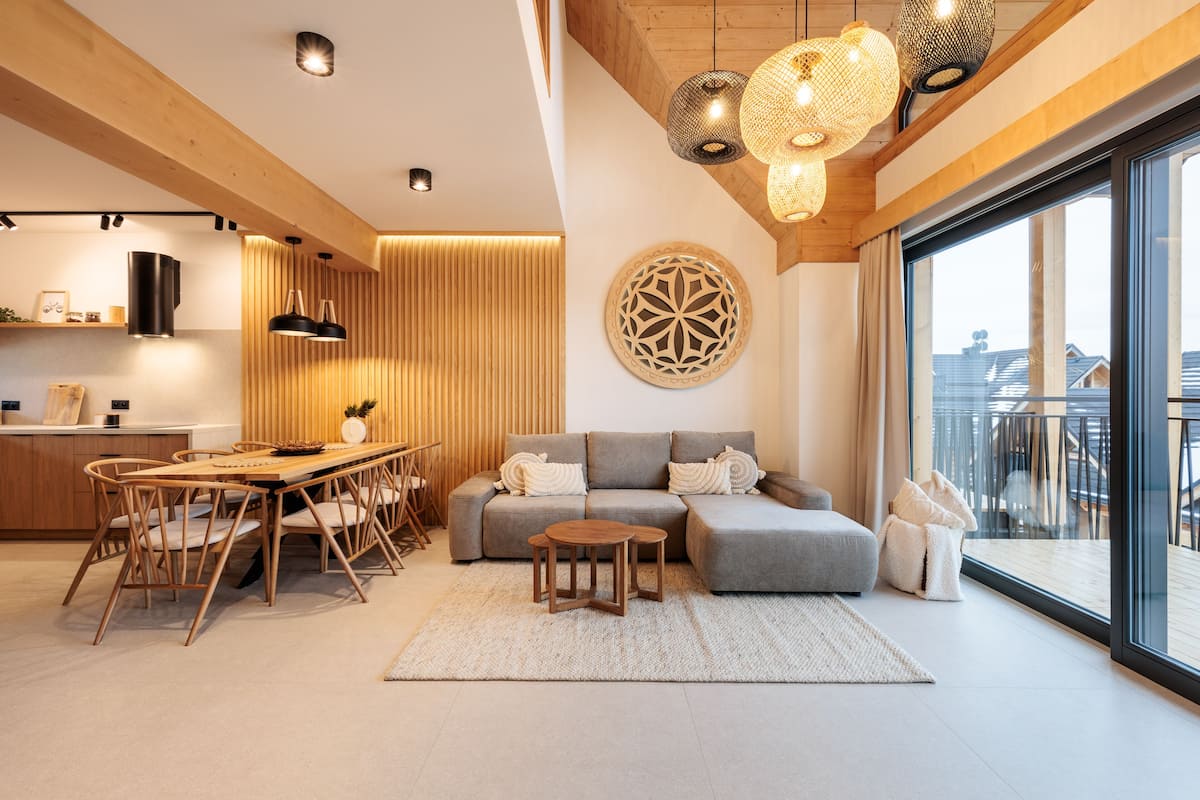 E2. Stylchyn Park - Exclusive Apartment | Living room | 45-inch flat-screen TV with digital channels