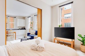 1 bedroom, desk, iron/ironing board, WiFi