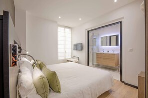 2 Schlafzimmer, Schreibtisch, Bügeleisen/Bügelbrett, WLAN