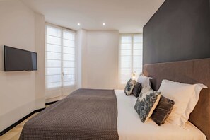 2 bedrooms, desk, iron/ironing board, WiFi - 2 bedroom apartment Scandinavian Urban 1 (Cannes)