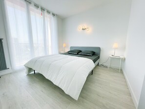 3 chambres, fer et planche à repasser, Wi-Fi, draps fournis