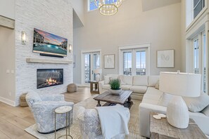 スマートテレビ、暖炉、DVD プレーヤー、卓球台