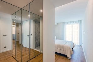 公寓 | 2 間睡房、獨特設計、獨特裝修、熨斗/熨衫板