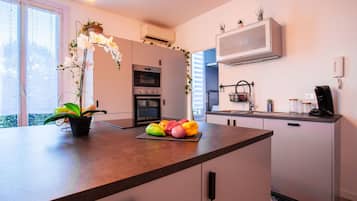 Réfrigérateur, micro-ondes, four, lave-vaisselle