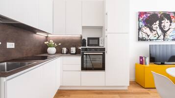 Fridge, microwave, oven, dishwasher