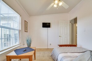 2 bedrooms, laptop workspace, iron/ironing board, bed sheets - Tranquil Cameron Getaway: 18 Mi to Fort Liberty (Cameron)