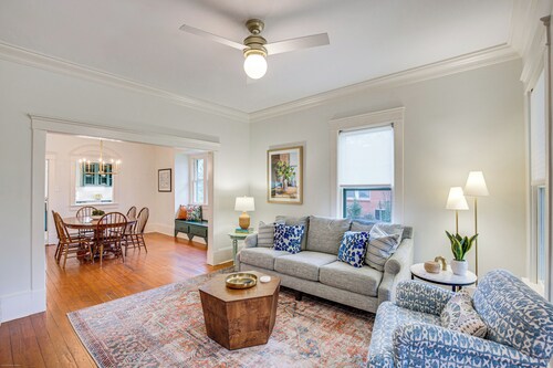 1 Mi to Downtown Tyler: Historic Home w/ Porch!