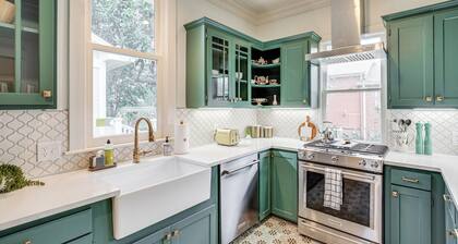 1 Mi to Downtown Tyler: Historic Home w/ Porch!