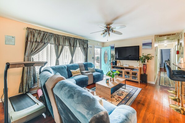 House (3 Bedrooms) | Interior