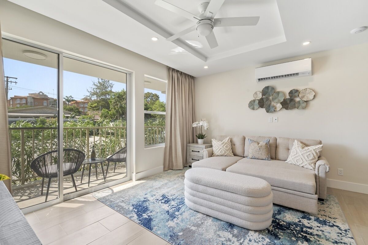 Condo, 2 Bedrooms | Living area