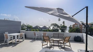 Kondominium, 2 kamar tidur | Tempat makan outdoor