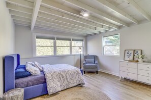 House (4 Bedrooms) | Interior - Modern Buckeye Lake Retreat: Game Room & Fire Pit! (Thornville)