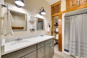 House (1 Bedroom) | Interior