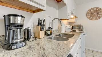 Lò vi sóng, lò nướng, bếp nấu, máy rửa bát