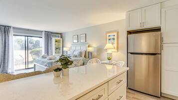 Apartment (0 Bedroom) | Interior