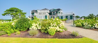 Elegant Oceanfront Maine Estate w/ Gazebo